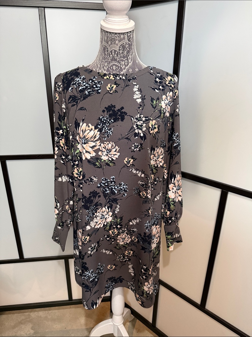 LOFT Gray Floral Long Sleeve Tunic